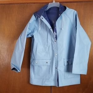 Reversible vinyl rain jacket